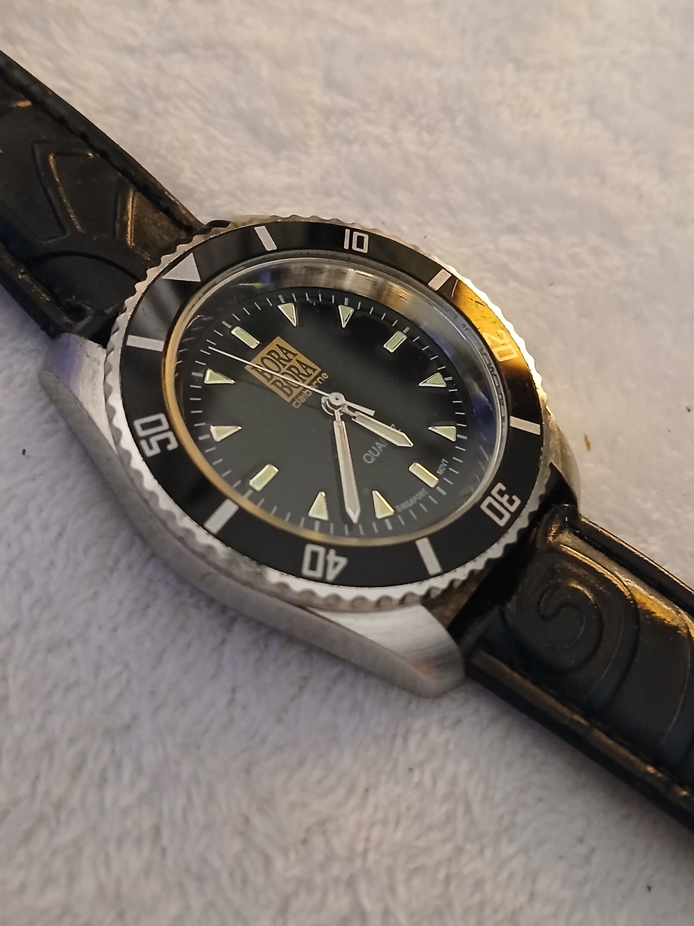 Claiborne BORA BORA Men's Watch - Silver & Gold Accents + NEW BATTERY [EUC]